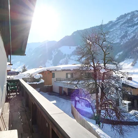 Haus Christian 아파트 *