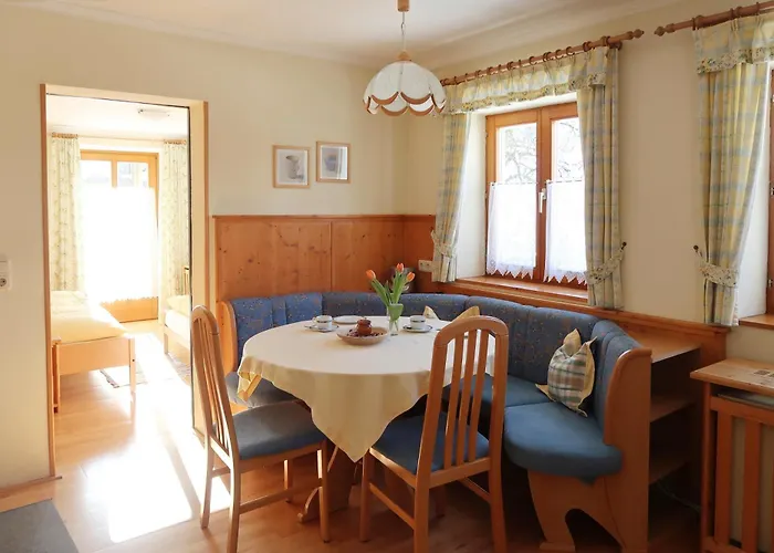 Haus Christian 그로살